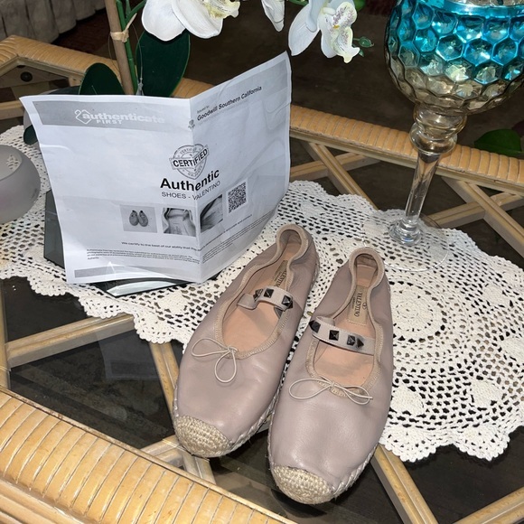 Valentino Garavani Rockstud Ballerina 🩰 - Picture 1 of 10